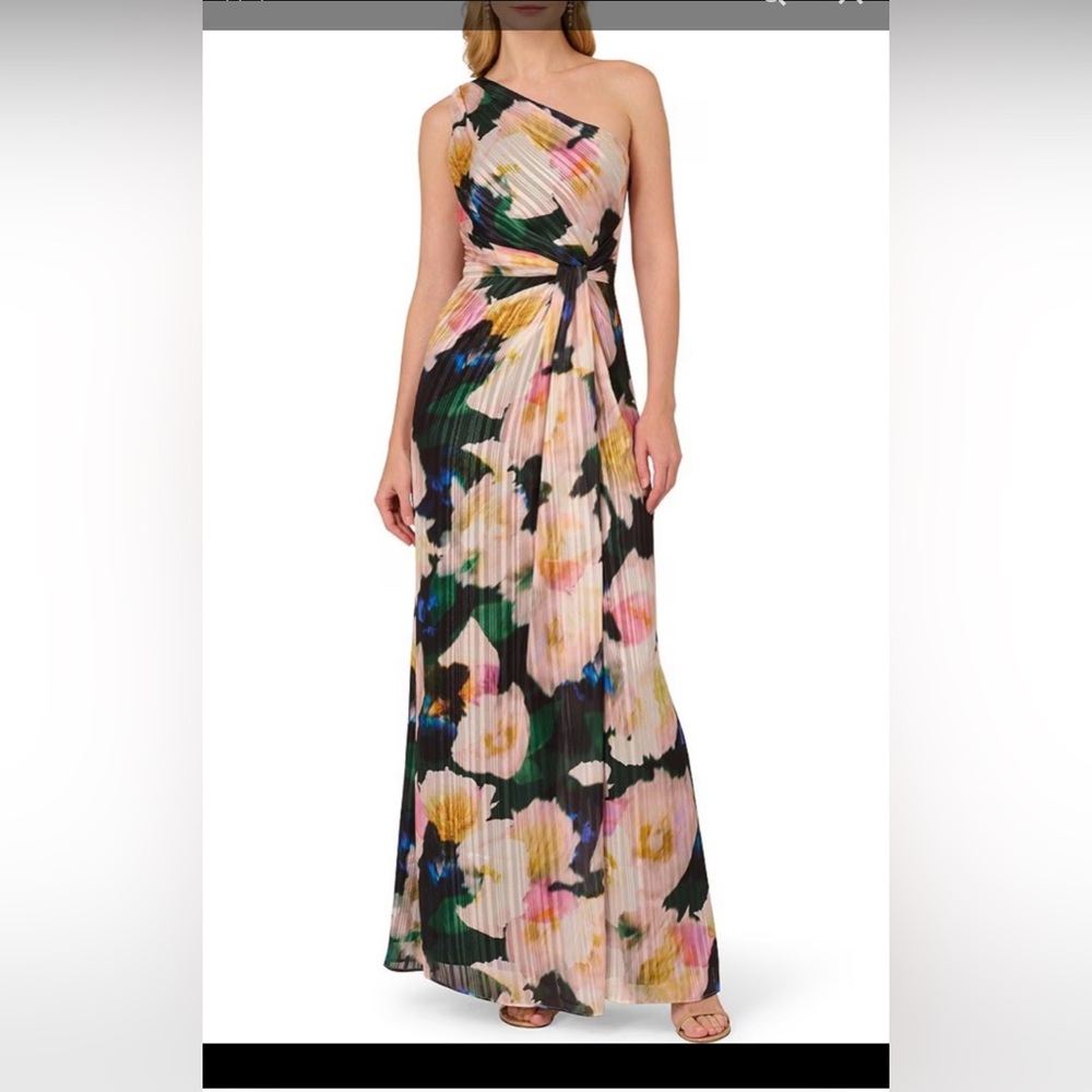 Beautiful Adrianna Papell Gown Current Season Like New